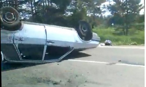 Видео: в Кировской области на трассе перевернулась «девятка»