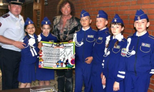 В Кировской области выступил Валерий Леонтьев: он призвал водителей к культуре