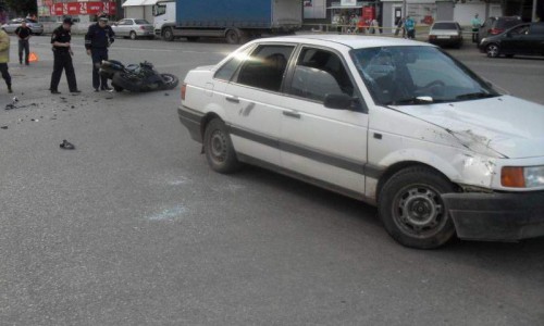 В Кирове иномарка сбила мотоциклиста