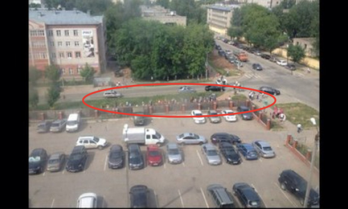 Посетителей "Jam Молла" эвакуировали: аноним сообщил, что в здании бомба