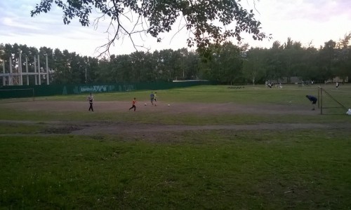 Кировчане собирают деньги, чтобы своими силами восстановить футбольное поле у Дворца пионеров