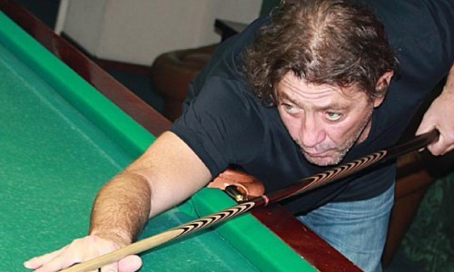 В Кирове Григорий Лепс сыграл в бильярд с водителем