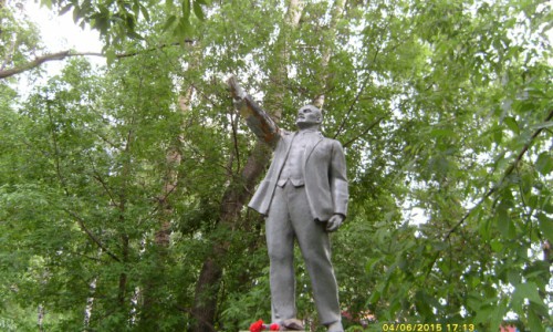 Кировчанин: "В Коминтерне памятник Ленину "отреставрировали" заплатками"