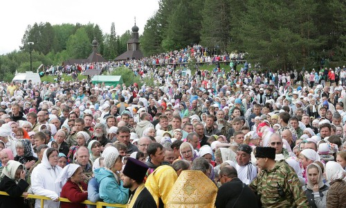 Великорецкий крестный ход: на берегу реки Великой собрались 75 000 человек