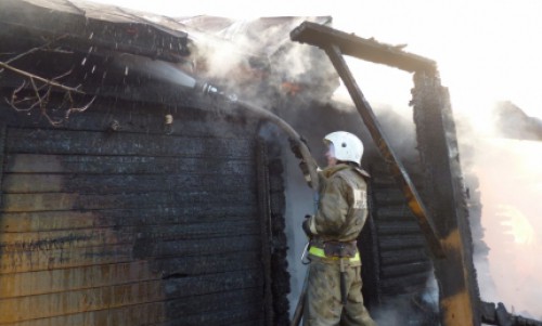 В Кировской области из-за средства от комаров сгорела баня