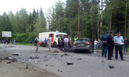 Видео трагедии в Макарье: в аварии погиб водитель иномарки,  пострадали несколько пассажиров автобуса