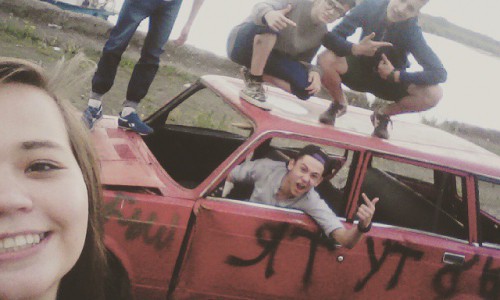 Среда в Кирове: вятская тусовка и деревянный человек