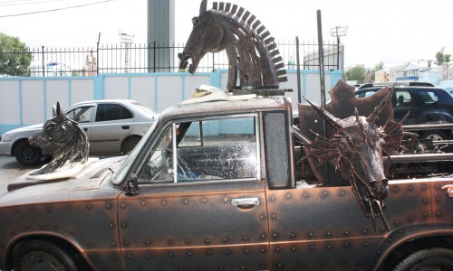 В Кирове в День города ездил необычный автомобиль