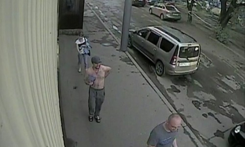 В Кирове два парня с девушкой вытащили у спящего собутыльника кошелек с крупной суммой