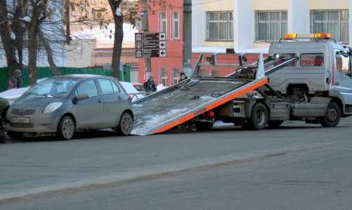 Новые поправки к закону: у кировчан появилось больше возможностей избежать эвакуации авто