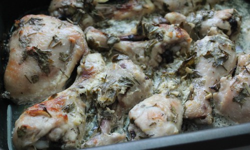 Курица в маринаде: еще один способ приготовить птицу в духовке