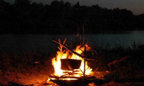 Кировчанин отдыхал у костра и загорелся