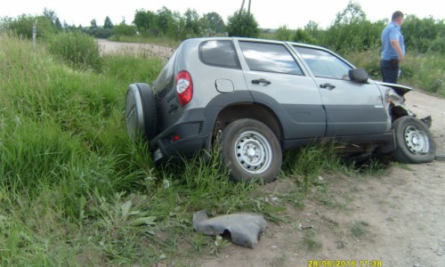В Кирово-Чепецком районе «Нива Шевроле» вылетела в кювет