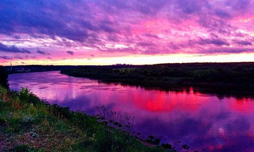 Вторник в Кирове: волшебный рассвет и буренки у реки
