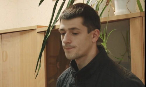 Видео: в Кирове задержали пьяного мотоциклиста, которого уже 60 раз ловили за езду без прав