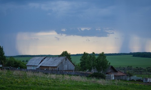 Метеопредупреждение от МЧС: кировчан ожидают грозы, град и сильный ветер