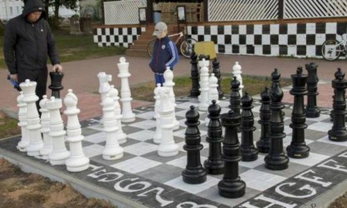 С набережной Грина убрали гигантские шахматы: куда пропали фигуры?