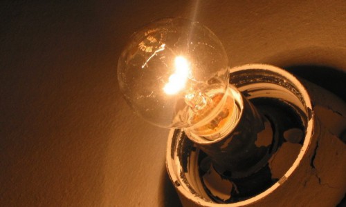 У кировчанки за долги по электроэнергии забрали дорогую иномарку