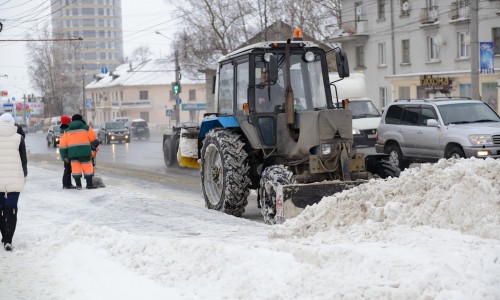 На вывоз снега с кировских улиц будущей зимой потратят 12 миллионов рублей
