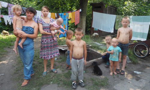 Дети Донбасса: как спасали жизнь младенцу, что снится трехлетнему Егорке и почему учиться безопаснее дома