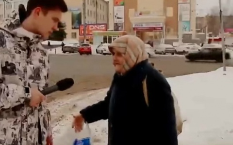 Кировская бабушка разняла драку и вновь стала звездой интернета