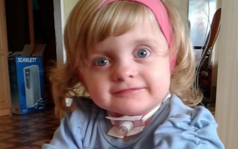 2-летней Полине из Кирова врачи вернули возможность самостоятельно дышать