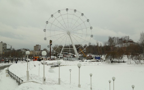 В Кирове временно перестало работать новое колесо обозрения