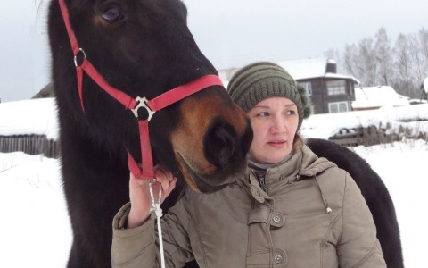 В Кировской области лошади спасают тяжелобольных детей
