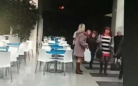 Из-за пожара кировчане выбегали из крупного торгового центра