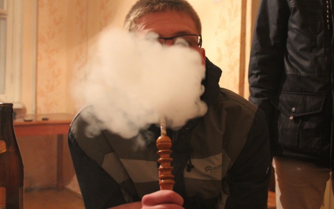 Из-за школьников в Кирове проверят кальянные
