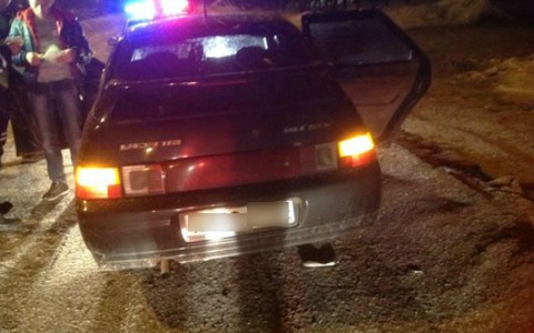 Пьяный водитель на Филейке пытался сброситься с обрыва, скрываясь от ГИБДД