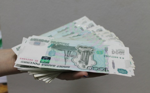 В Кировстате рассказали, сколько ежемесячно зарабатывают чиновники