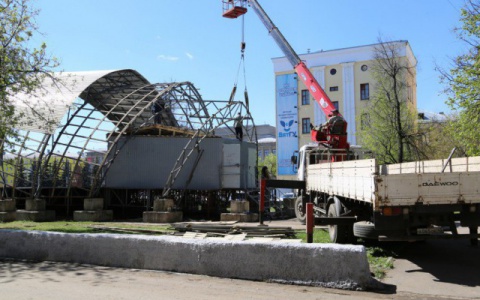 Известно, кто и за какие деньги будет устанавливать сцену на Театральной площади