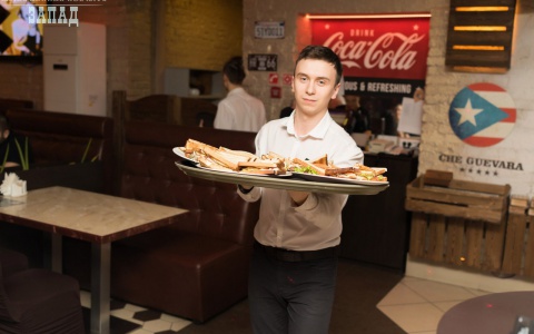 Снова в Кирове: конкурс официантов "Zолотой поднос 2017" в СПК Запад