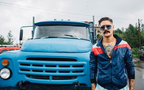 От любимых фильмов до детских прозвищ: что вы не знали о лидере «The Hatters» Юрии Музыченко