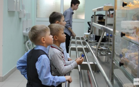 В Кирове комиссию за оплату еды по транспортным картам признали незаконной