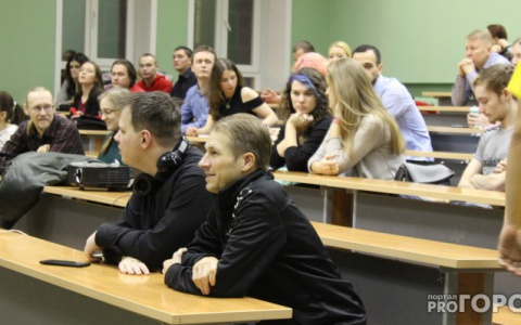 Рособрнадзор запретил набор студентов в три государственных вуза