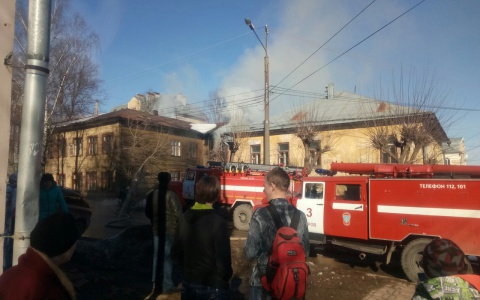 При пожаре в нежилом доме на улице Свободы пострадал мужчина