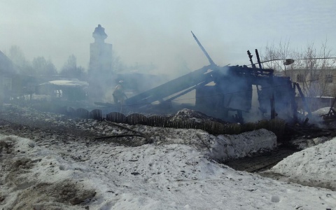 В Кировской области в пожаре погибли три человека: среди погибших ребенок