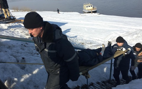 На Вятке спасли провалившегося рыбака и потушили пожар