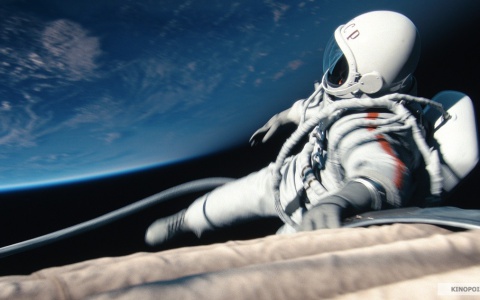 Топ кино на выходные: "Время первых" и "Уйти красиво"