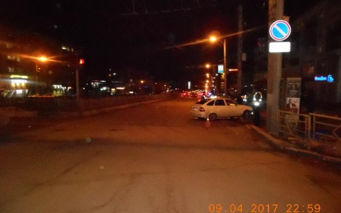 У ЦУМа пьяный водитель «Приоры» сбил девятиклассницу и убежал