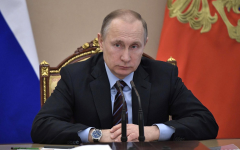 Квартира для приемного ребенка, дороги и iPhone: что просят жители Кировской области у Путина