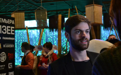 Звезда фильма "Кухня. Последняя битва" рассказал кировчанам о съемках