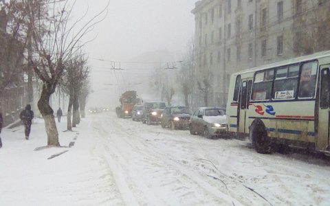 В Кирове объявлена операция "Буран": горожан просят не ездить на авто