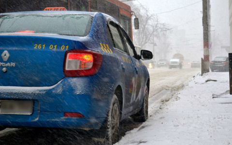 В  Кирове из-за снегопада такси работали по новогоднему тарифу