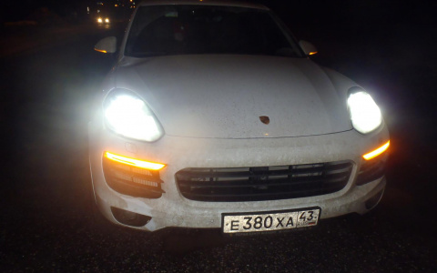 В Кирове «Порше Кайен» сбил 19-летнюю девушку