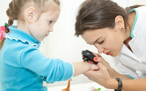 В центре здоровья детей «Неболейка» принимает детский дерматолог
