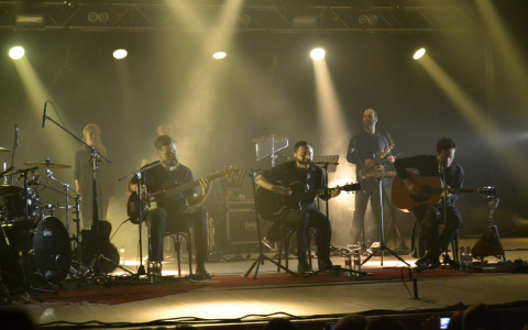 Концерт группы "Звери": флешмоб фанатов и песня про Киров