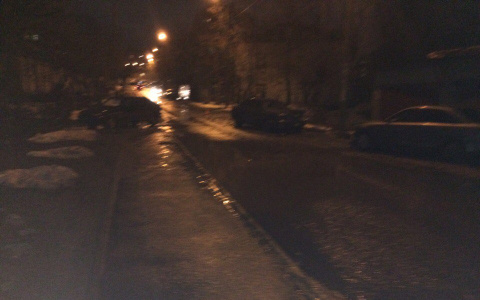 В районе площади Лепсе произошло двойное ДТП: жителей напугал громкий хлопок